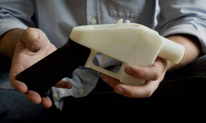 由美国3D打印枪支图纸被禁，浅析工业级3D打印机在军事领域的应用
