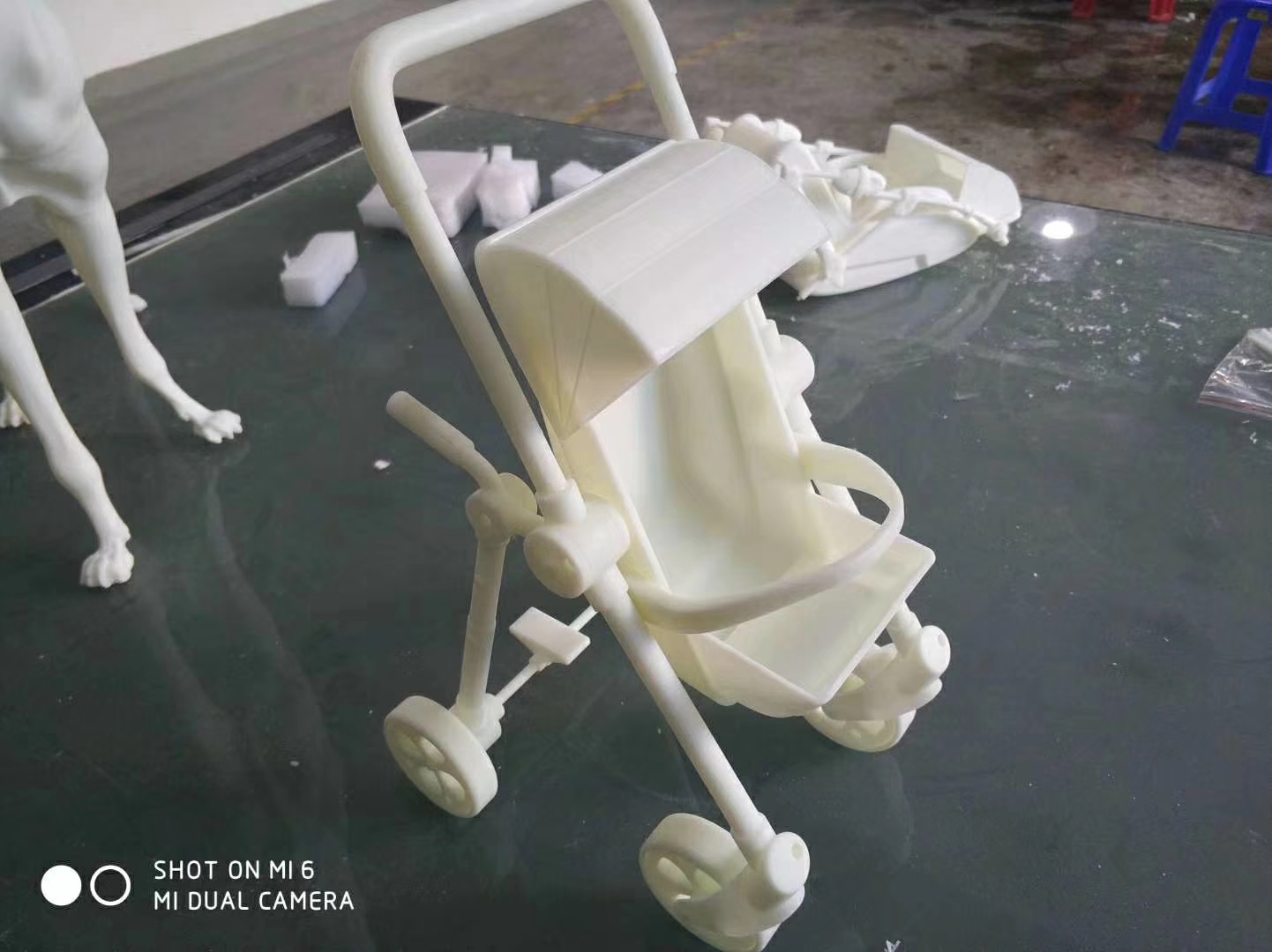 光敏树脂3D打印机做的童车手板模型