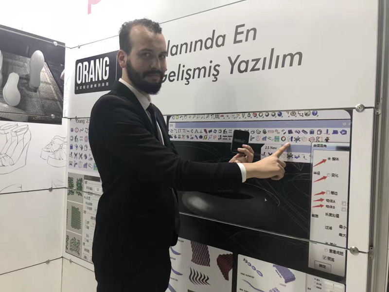 亮相土耳其AYSAF展 Kings工业级3D打印机在现场喜签三单
